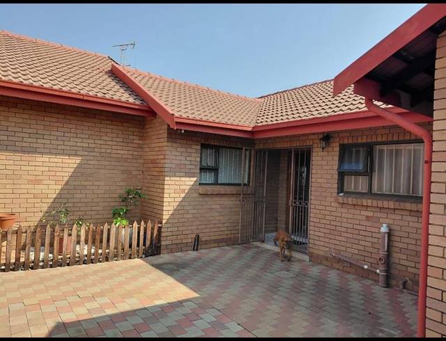 3 BEDROOM HOUSE FOR SALE IN MONTANA PARK